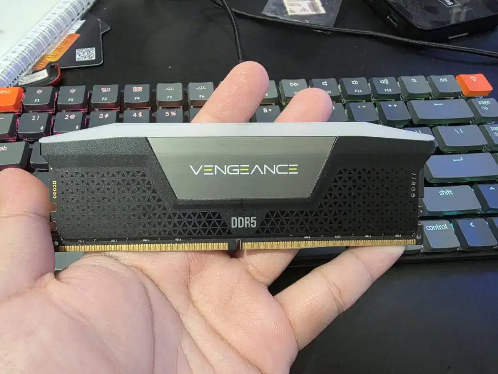 Ram CORSAIR PC DDR5 32GB 1 KEPING 5600MHZ ARGB
