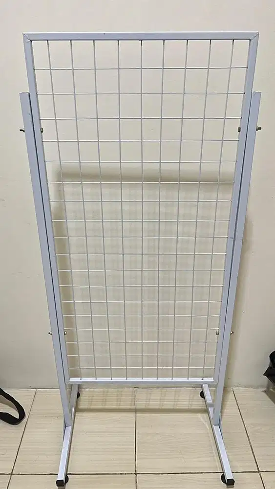 Rak besi rak display rak aksesori rak mundo