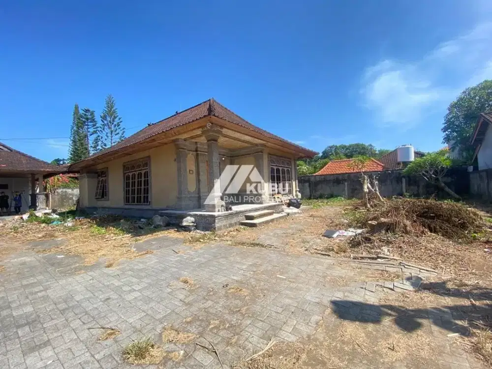 KBP1727  Spacious 2-bedroom House located in a quiet Sanur BeachsideArea.