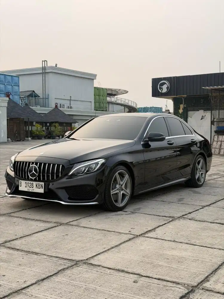(Km LOW 40ribu RECORD) MERCEDES BENZ C300 AMG 2017