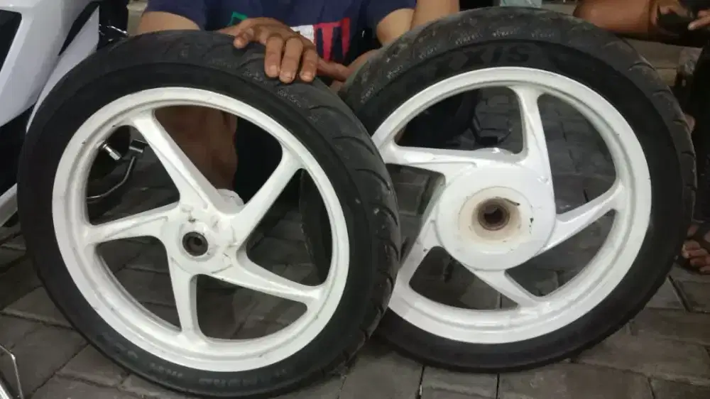 Velg Vario KZR Original Satu Set 1 Set