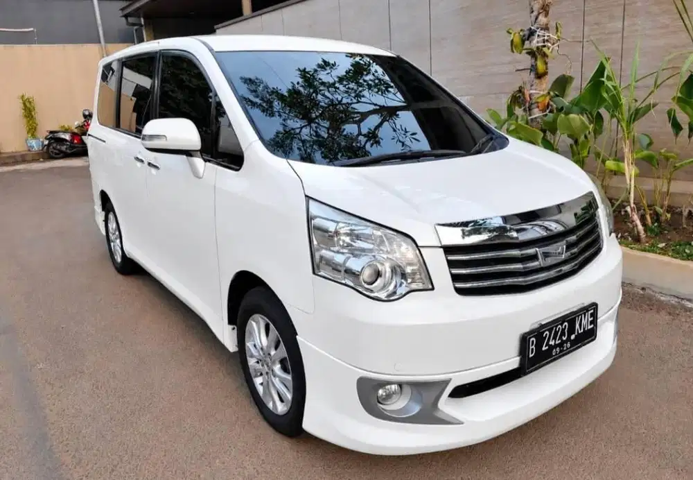 Toyota Nav1 2.0V Limited th 2015 Putih