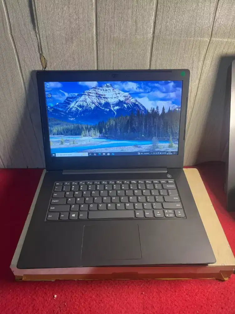 Bismilah jual laptop Lenovo Ideapeed v330 -14IKB core i7 8550U 2.0 ghz