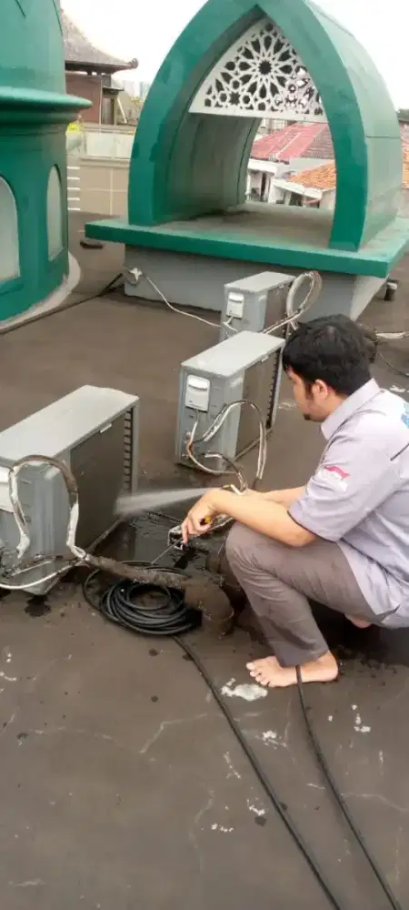 Service ac, cuci ac, tambah freon dll