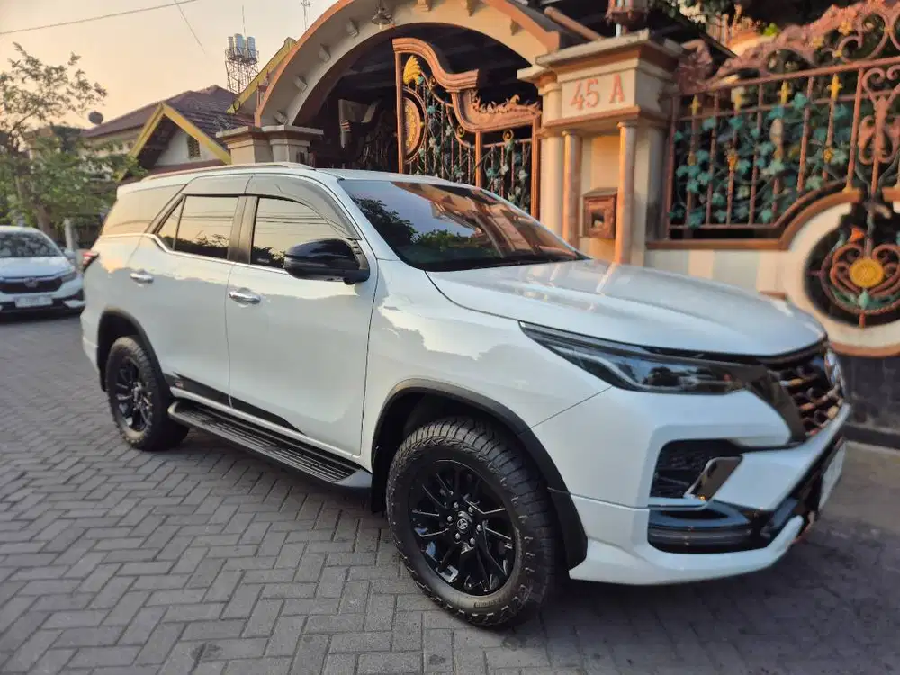 Toyota fortuner (2023)