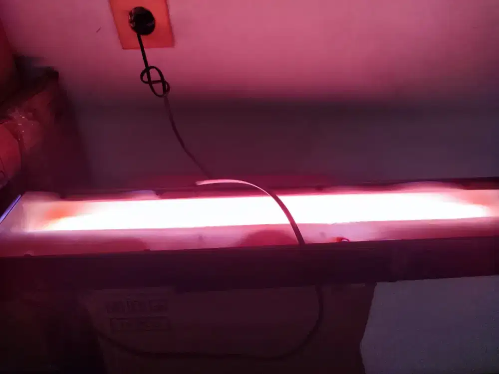 Lampu akuarium portable