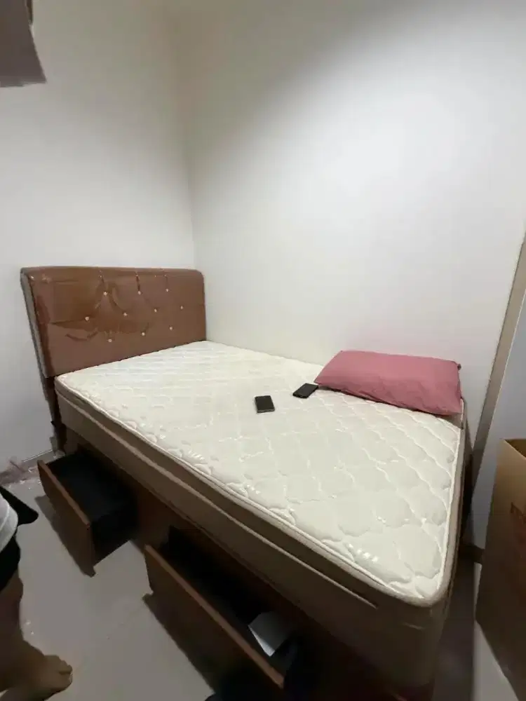 Kasur Dipan Lemari Second Mulus