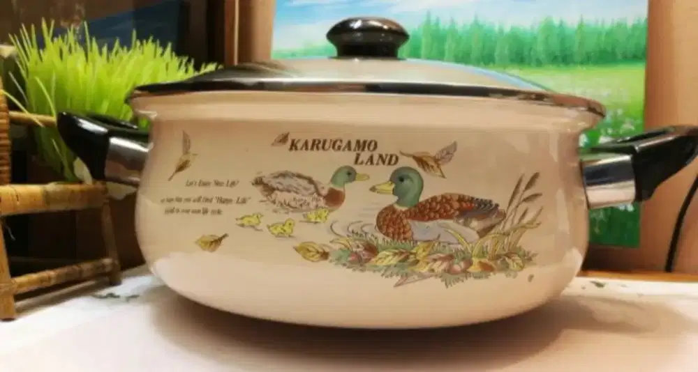 Di jual 2 Panci enamel Karugamo Land japan vintage