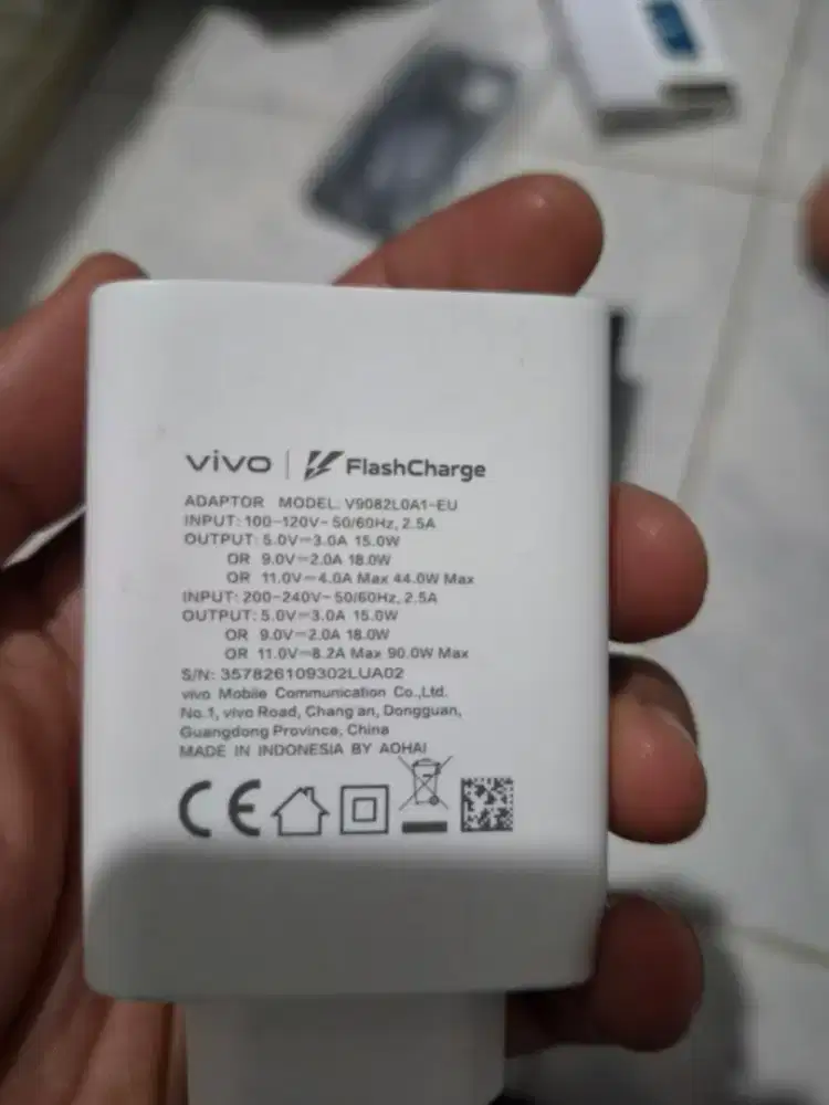 Ex Charger Vivo V70 FE 90w dan kabel usb