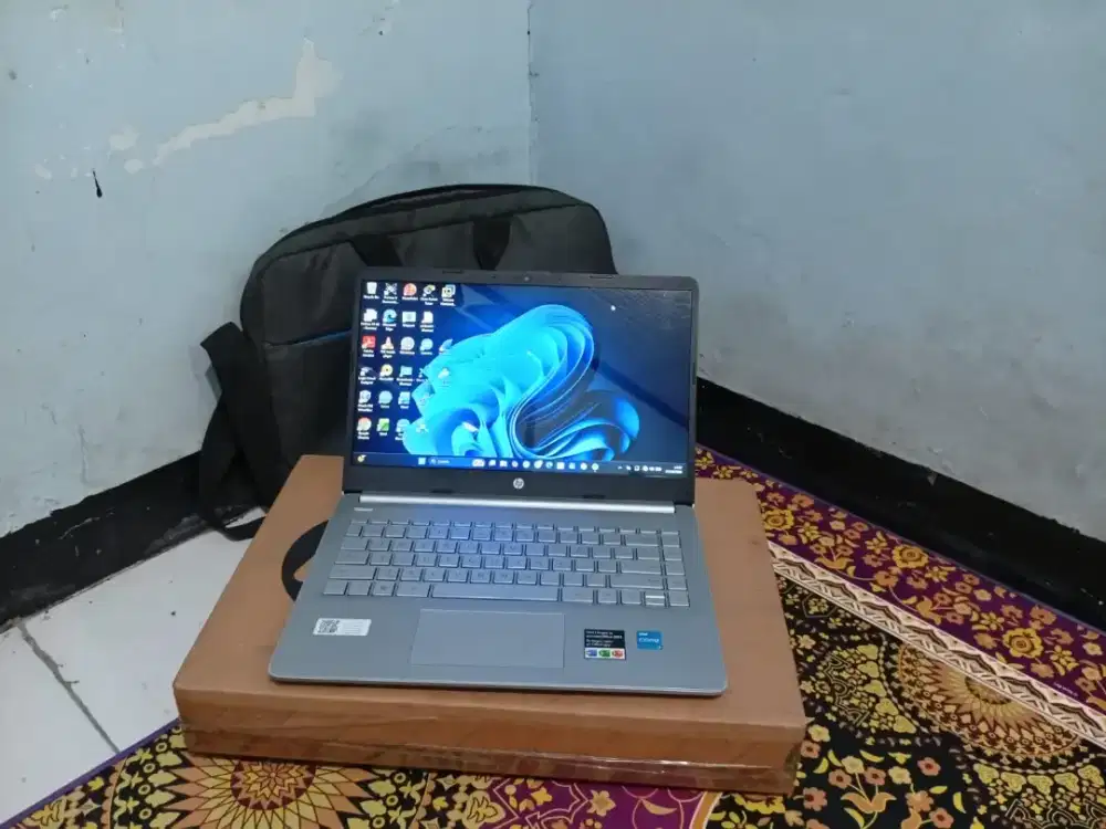Laptop HP 14s i3 gen 11 like new fullset