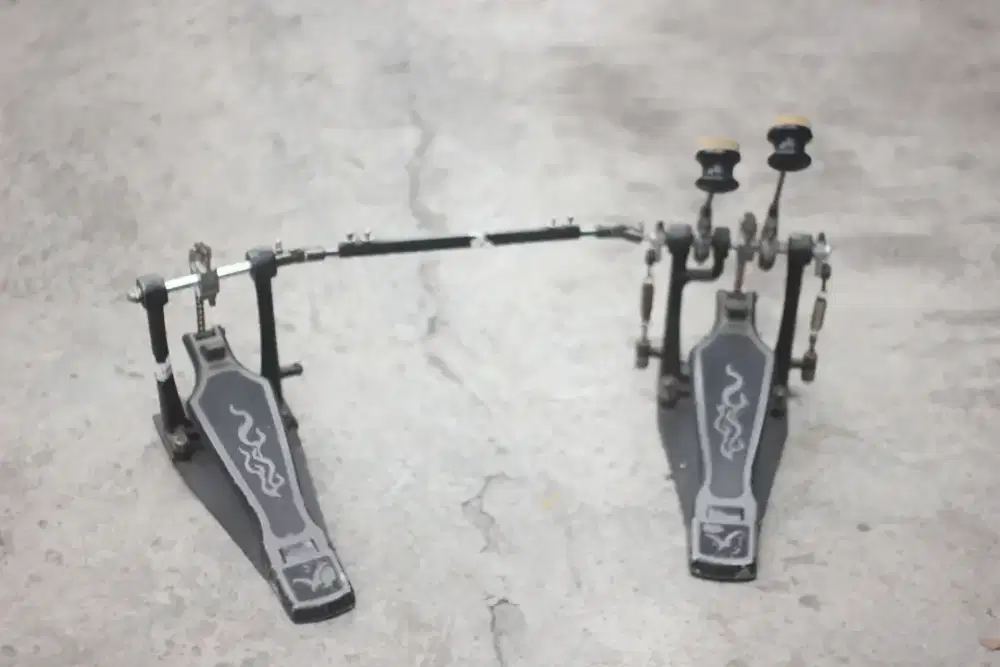 Double pedal drum