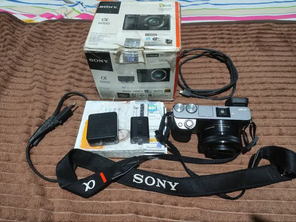 SONY A6000 + LENSA KIT