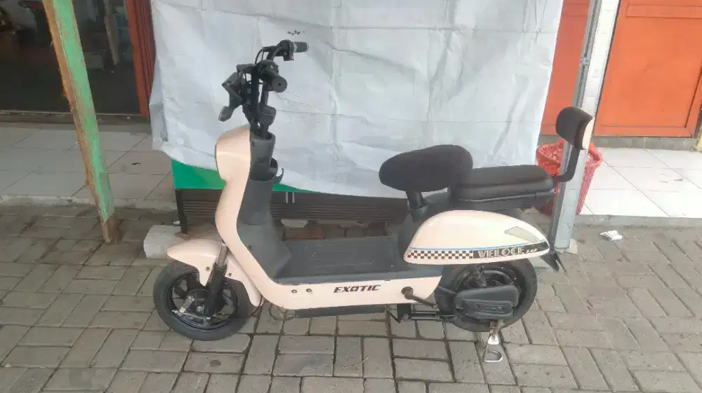 Di jual sepeda listrik lengkap normal aki baru semua  siap pake