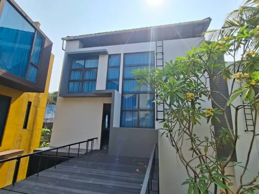 Disewakan Rumah Furnished 3 Lantai di Desa Kemang Residence, Kemang, Jakarta Selatan