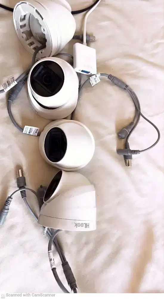 Mau jual 4 cc camera karna pinda  cc camera dan lian alat masi fungsi