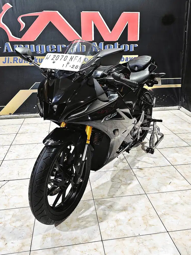 Yamaha R15 V4 black glossy mewah th 2023. Anugerah motor rungkut