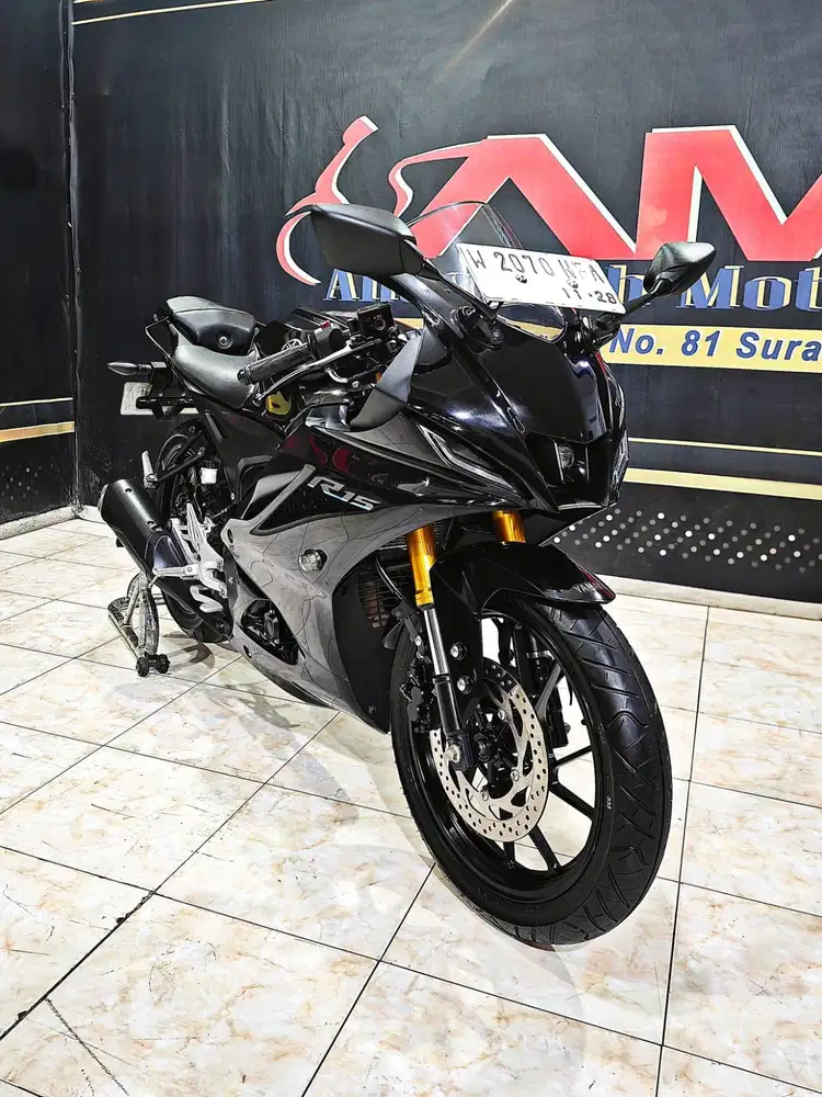 Yamaha R15 V4 black glossy mewah th 2023. Anugerah motor rungkut