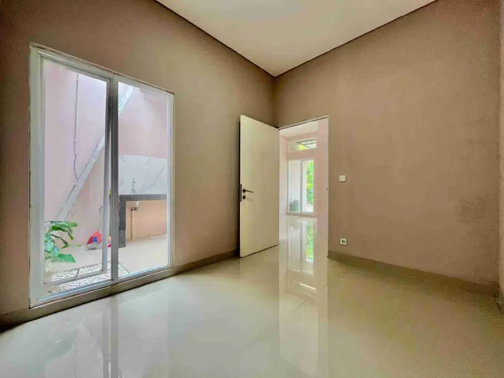 Rumah dekat st.kereta api parung panjang.