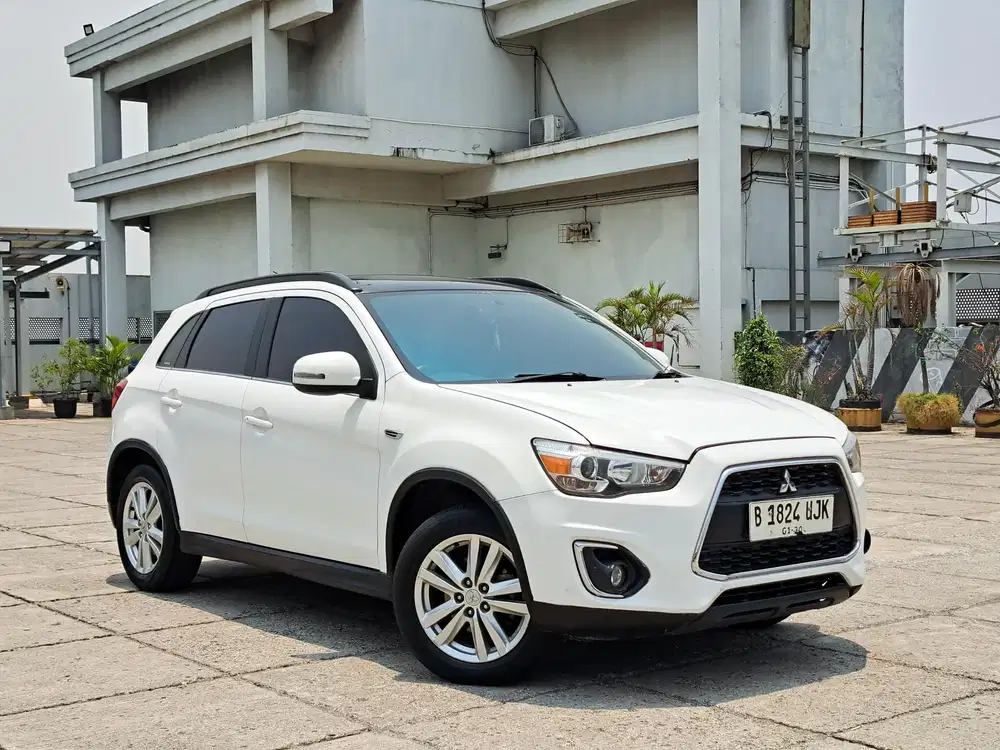Mitsubishi Outlander PX 2.0 At Matic Automatic 2014 Putih