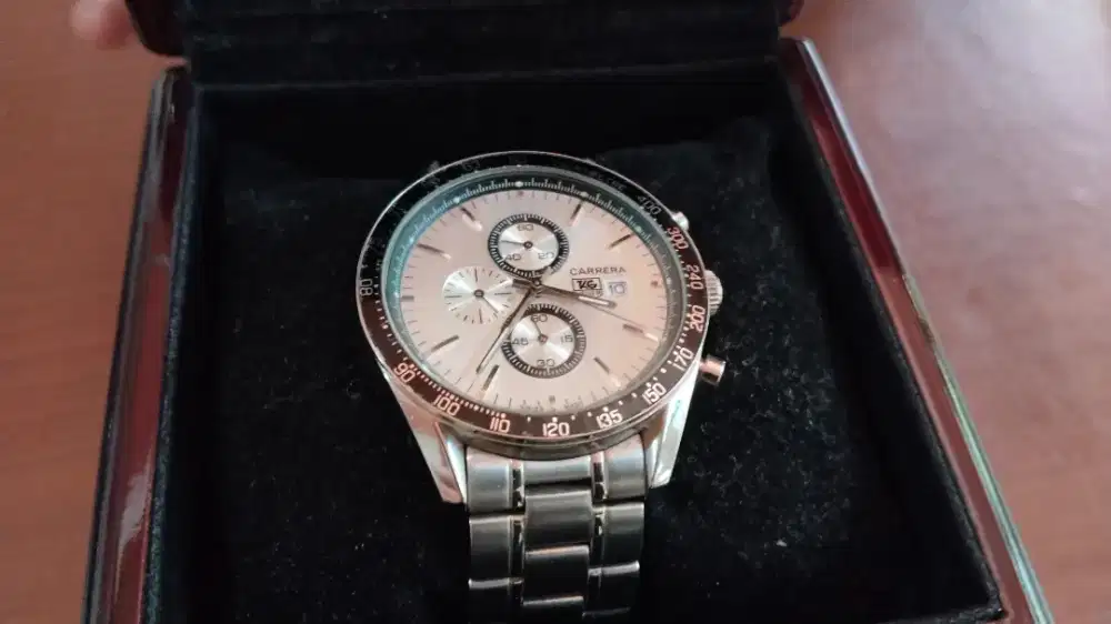 Jam Tag Heuer Carrera