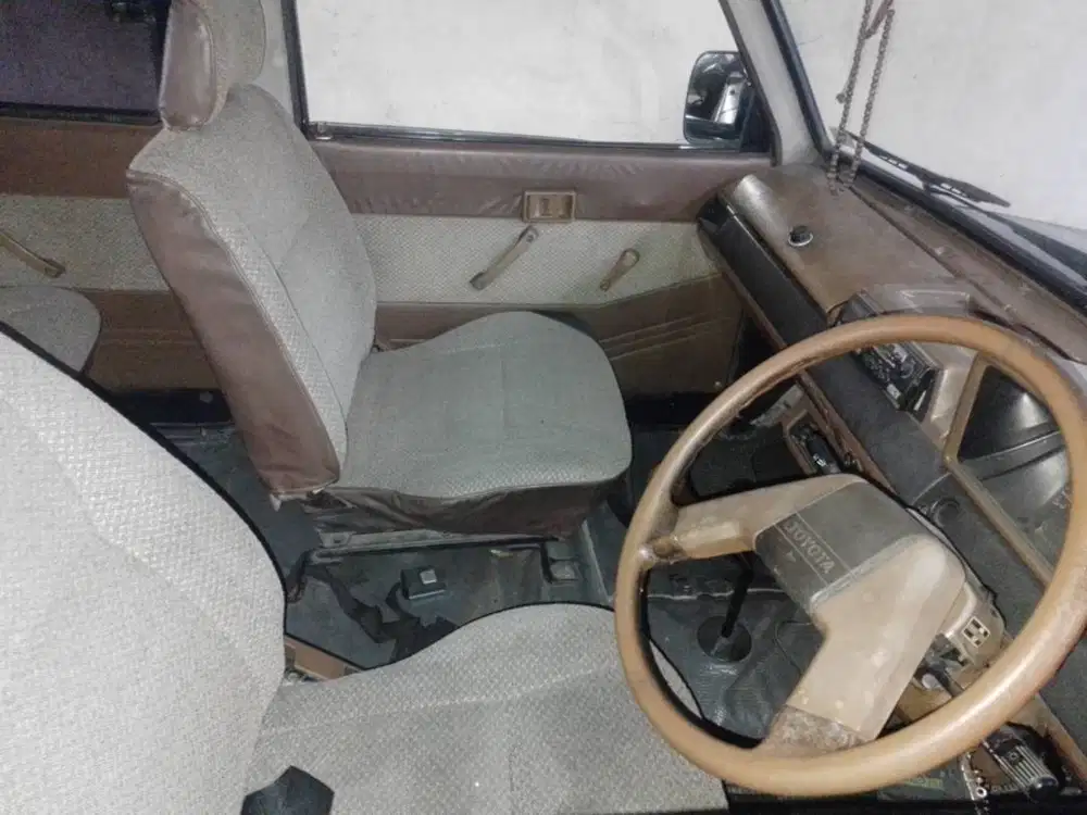 Dijual super kijang keluaran tahun 1990 kondisi gress.