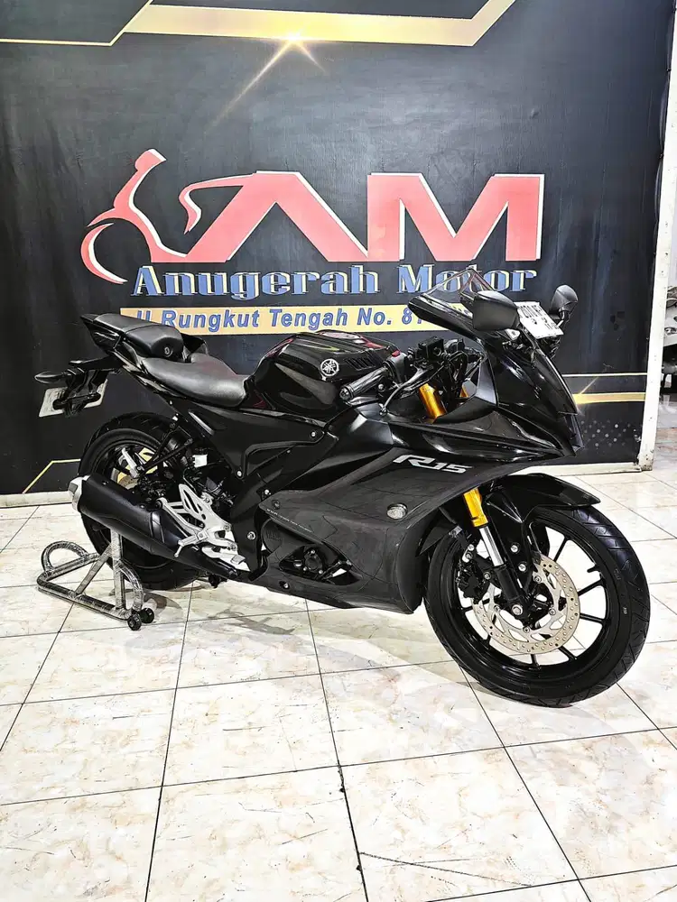 Yamaha R15 V4 black glossy mewah th 2023. Anugerah motor rungkut