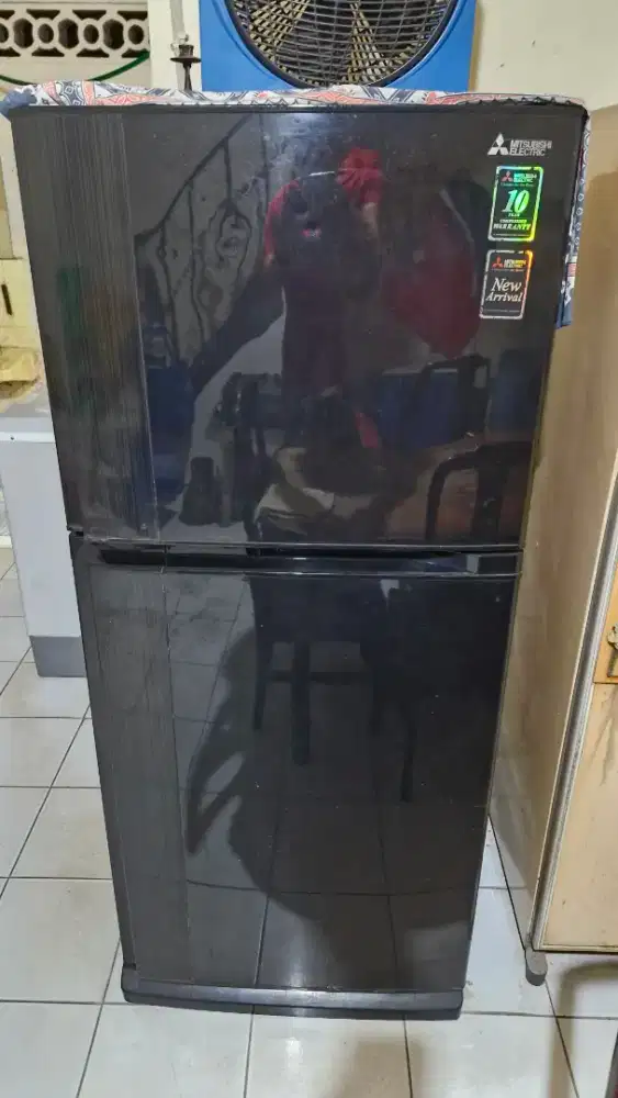 Kulkas inverter Mitsubishi MRF-42E DBN ex-pribadi mulus minus no freon