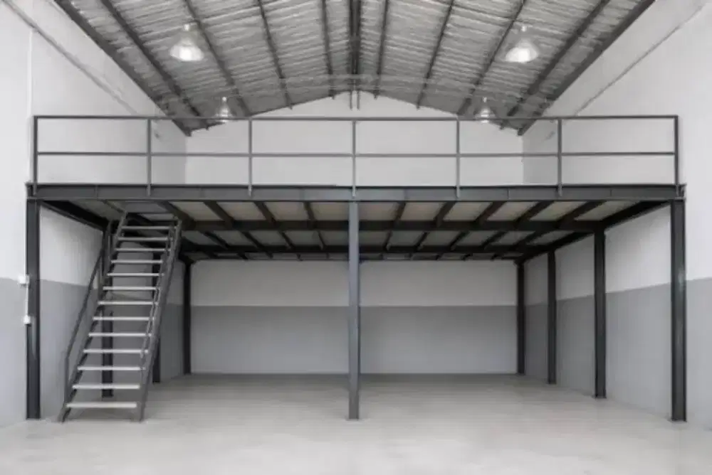 0024 mezaine in door