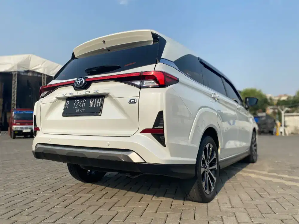 New Veloz Q 1.5 Matic Putih