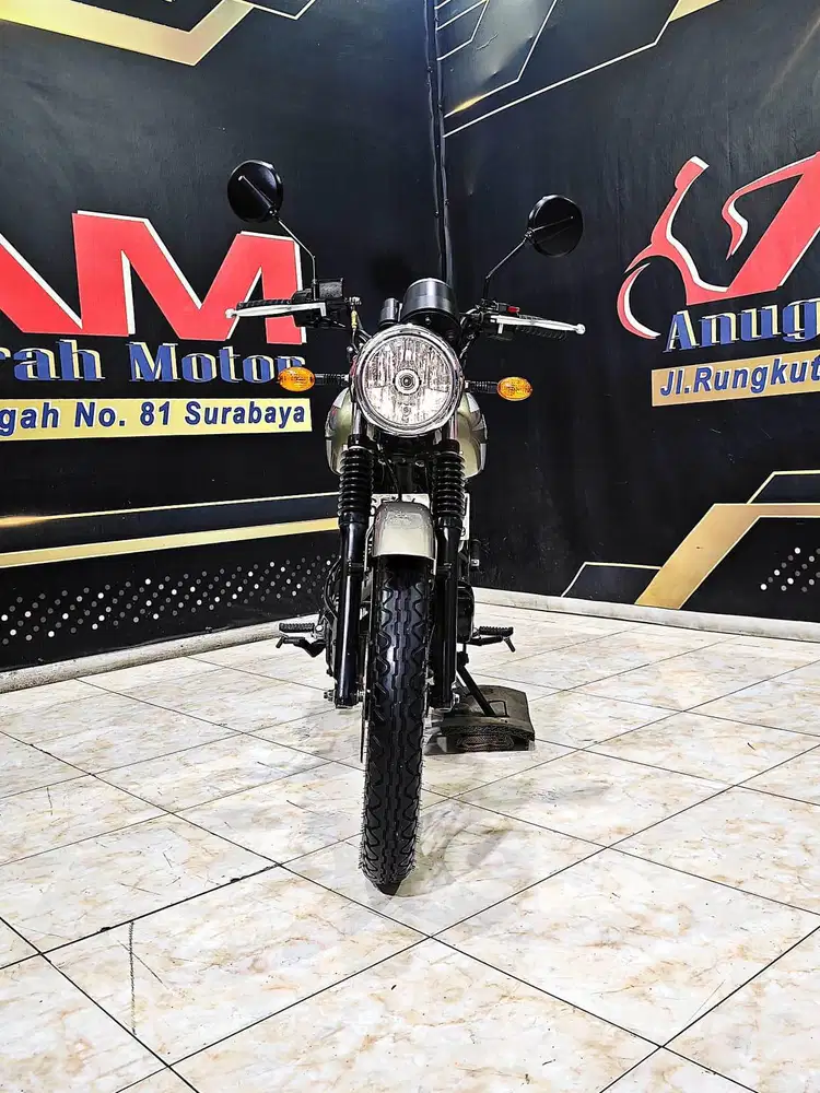 Kawasaki W 175 CAFE metalic smoke gold mewah th 2024. Anugerah motor