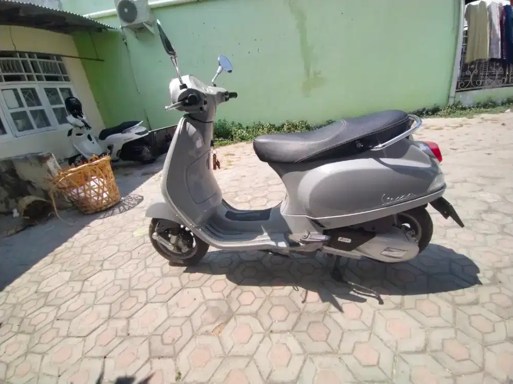 Vespa LX 125 tahun 2024