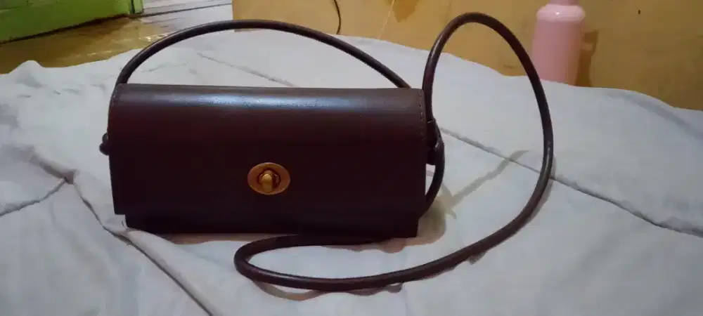 Tas selempang wanita