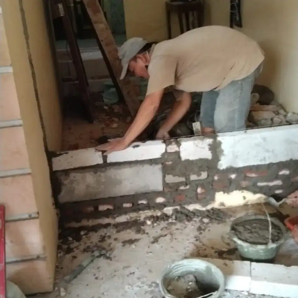 Melayani jasa renovasi rumah,cat tembok,kanopi,kramik,flapon,atapbocor