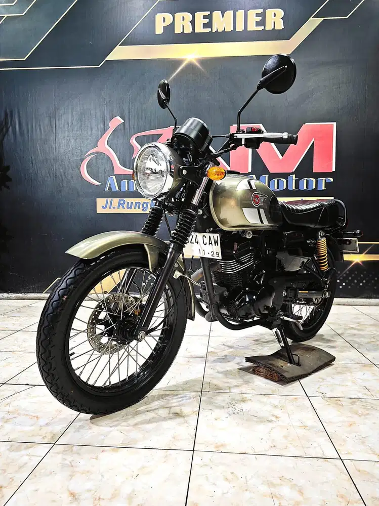 Kawasaki W 175 Cafe metalic smoke gold th 2024 mewah. Anugerah motor