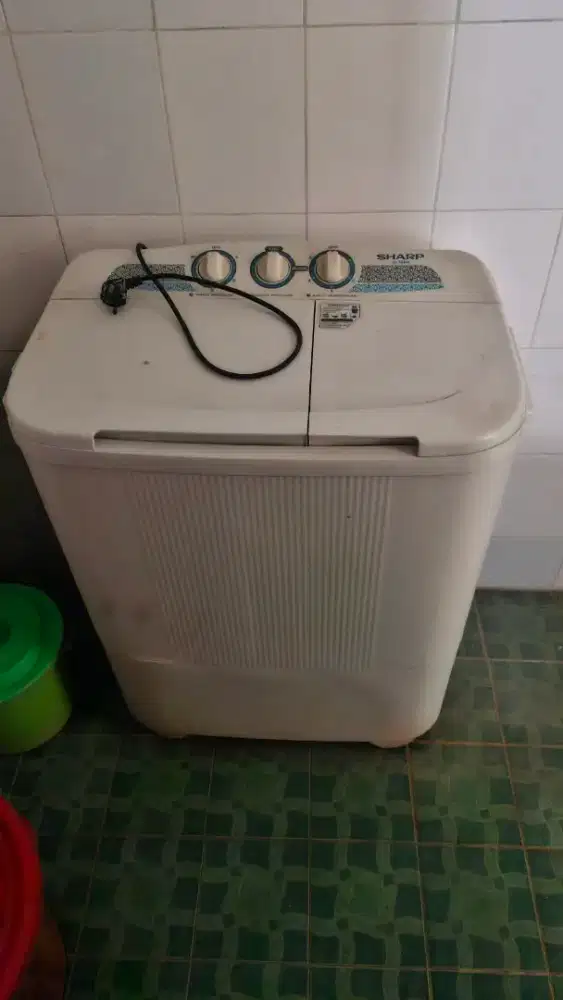Mesin cuci Sharp ES-T68M Putih like NEW normal ex-pribadi jual MURAH