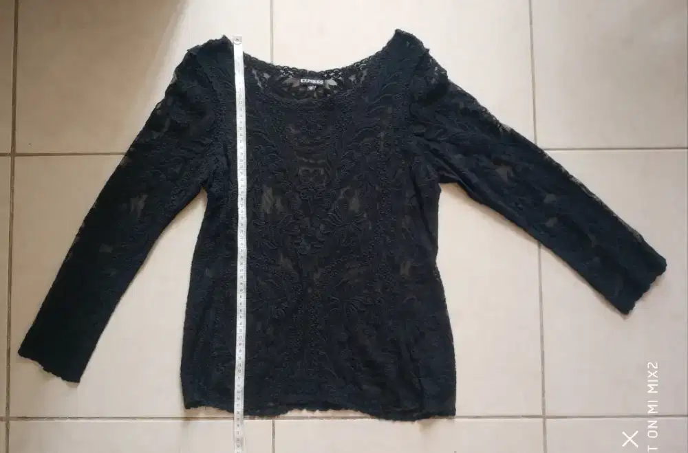 Baju brokat hitam elegan