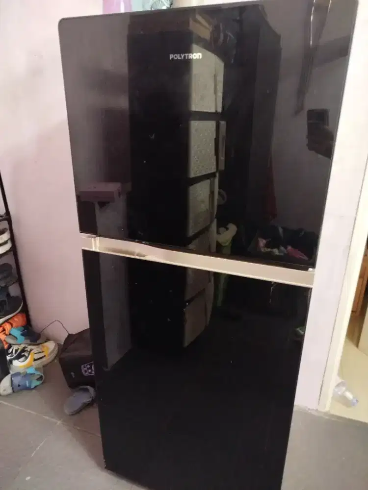 kulkas 2 pintu polytron