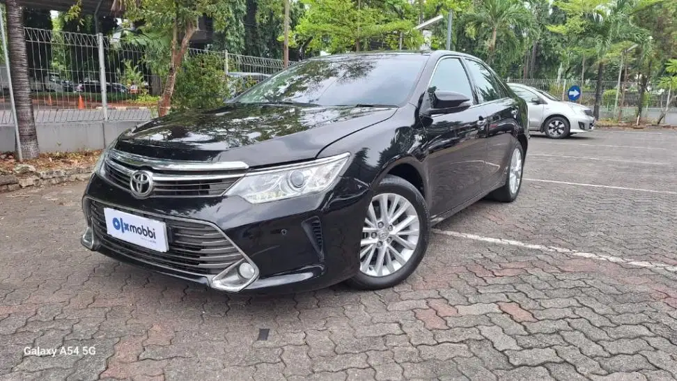 DP MURAH Toyota Camry 2.5 V Bensin-AT 2016  CBBNB