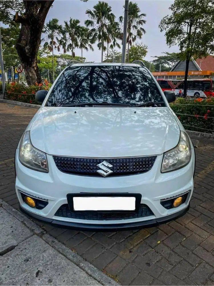 SUZUKI SX4 RC1 AT 2012 PUTIH