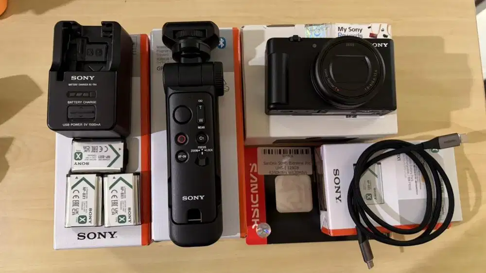 Dijual Sony ZV-1M2 paket lengkap. 100% mulus