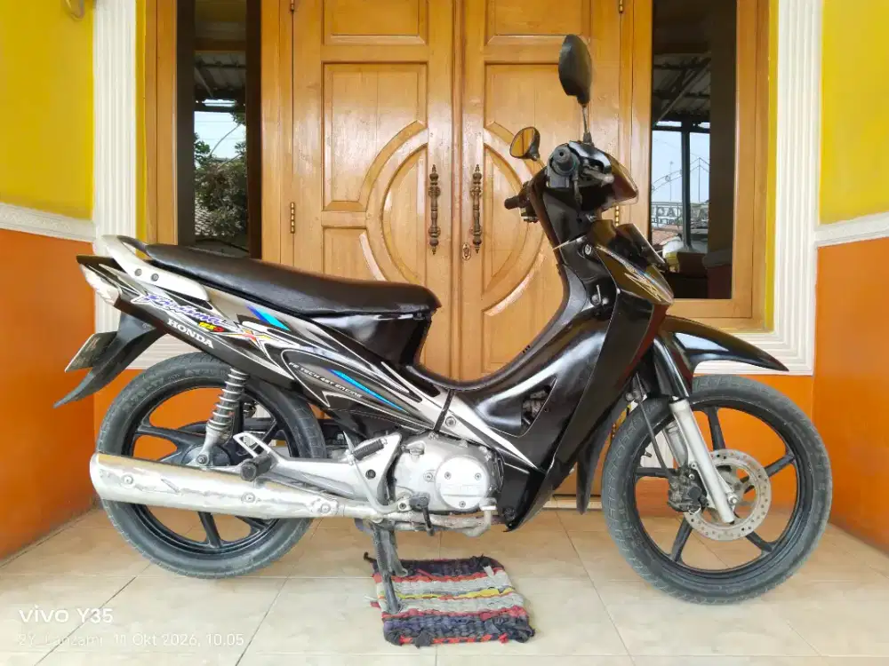 HONDA KARISMA X 2005