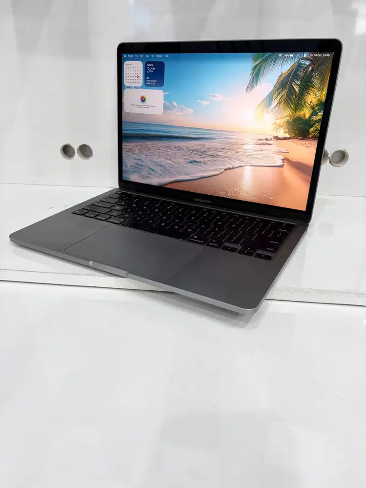 MacBook Pro 13 inch 2020 chip M1 RAM 16/512GB