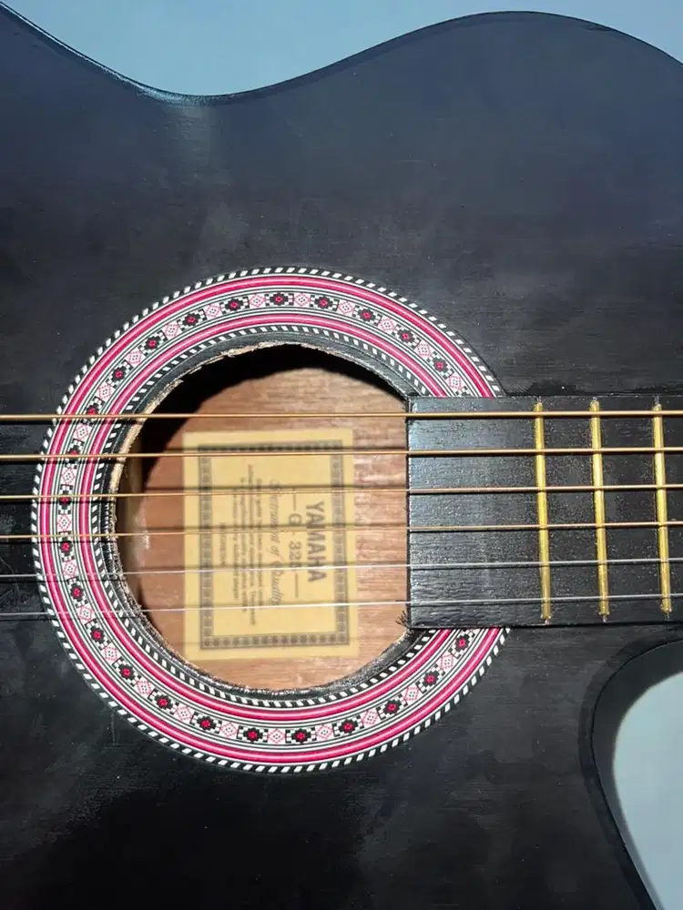 Guitar Acoustic YAMAHA