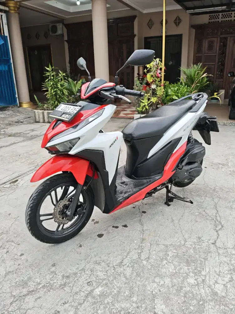 HONDA VARIO 2023 MERAH