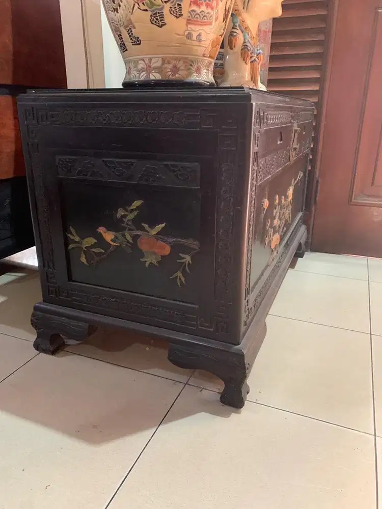 peti antik cina