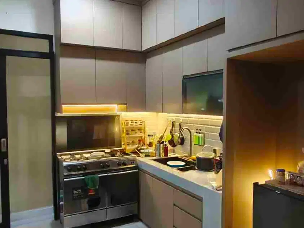 Rumah Jatiwaringin 3 lantai baru renov