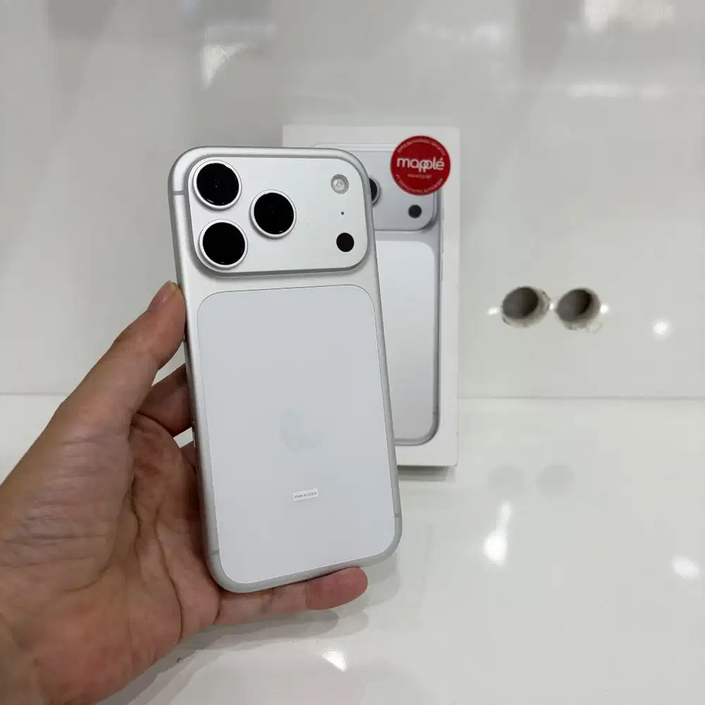 iPhone 17 Pro Silver 256GB second iBox Fullset Garansi ON mulus