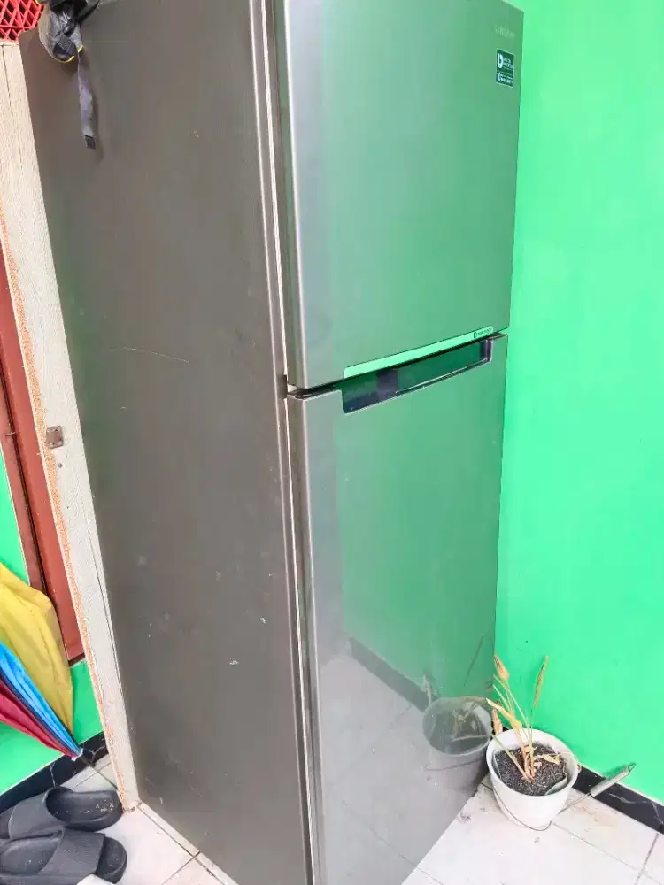 Bekas rasa baru samsung jumbo inverter 2 pintu kulkas