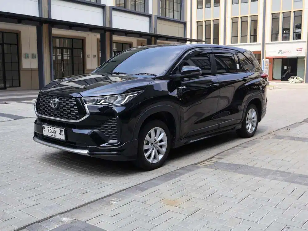 (Tdp15jt) Zenix V Hybrid Modellista 2024Hitam