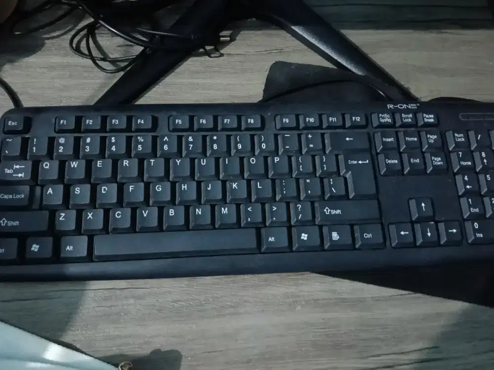 Dijual komputer sesuai gambar bekas tapi bagus jarang dipake .